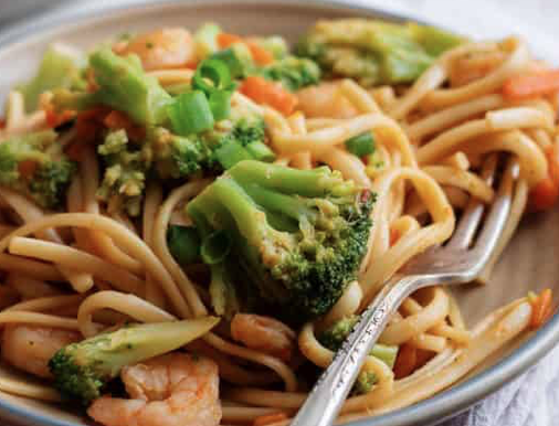 shrimp lo mein cooked in the instant pot